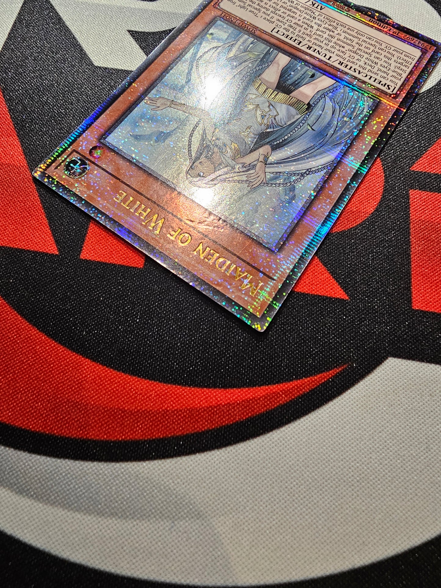 Maiden of White - SDWD-EN041 - 1st Edition - Quarter Century Secret Rare - Dented